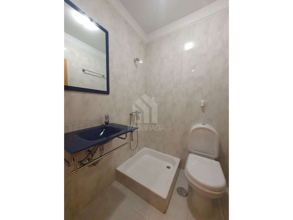 Venda Apartamento T2 Mobilado e Equipado em Lomar, Braga-6