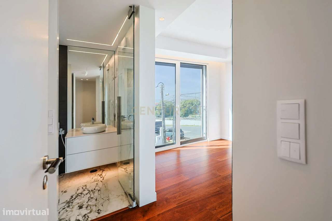 Moradia T5 com Piscina e Domótica - Nova Construção na Charneca da Cap-27