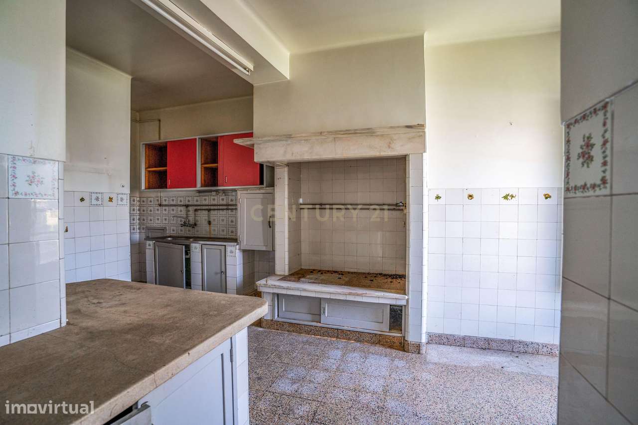 Apartamento T3 no centro das Caldas da Rainha-10