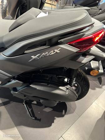 Yamaha X-Max - 4