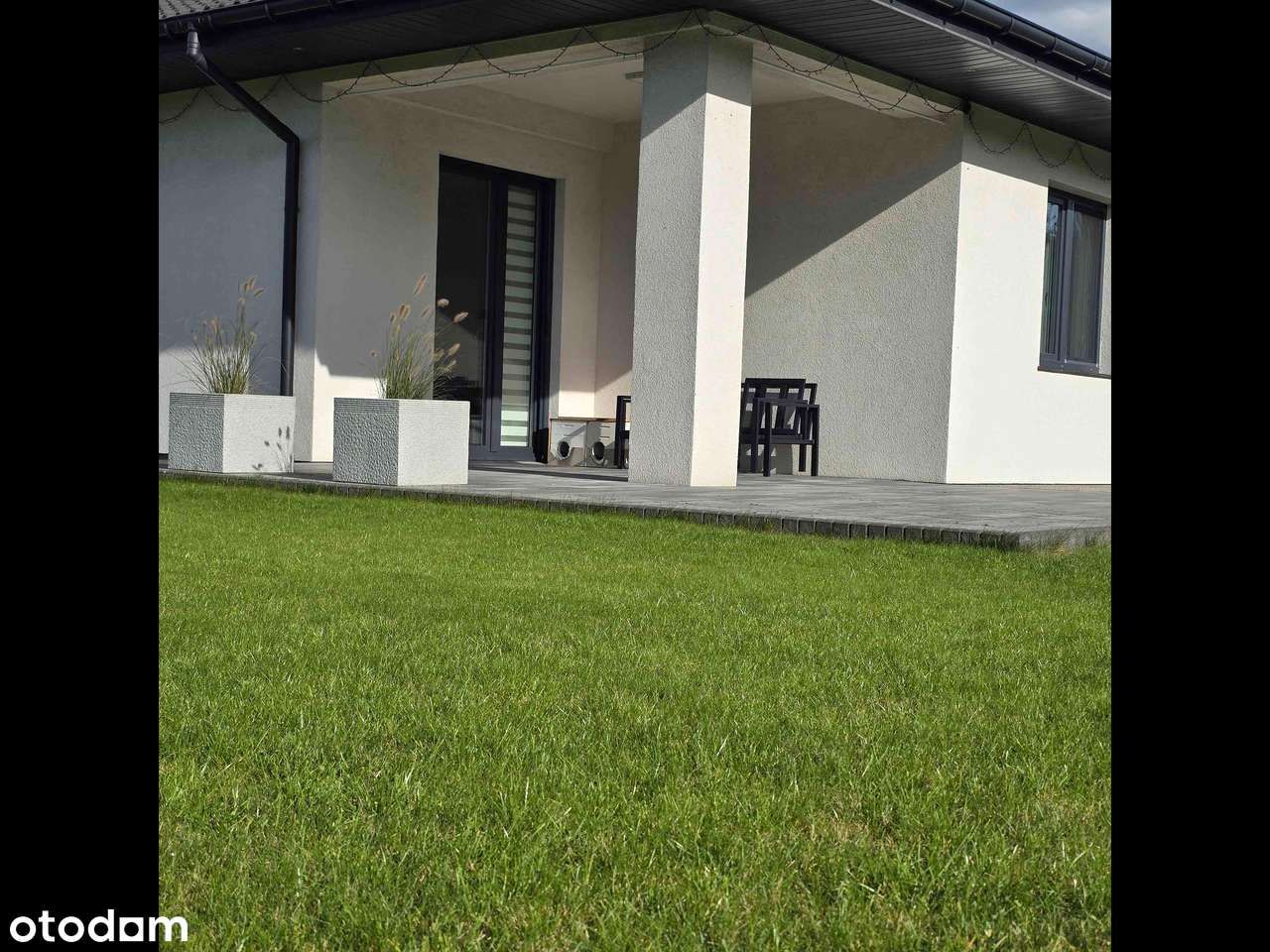 Nowoczesny dom parterowy w spokojnej okolicy. - Pełny obrazek: 5/15