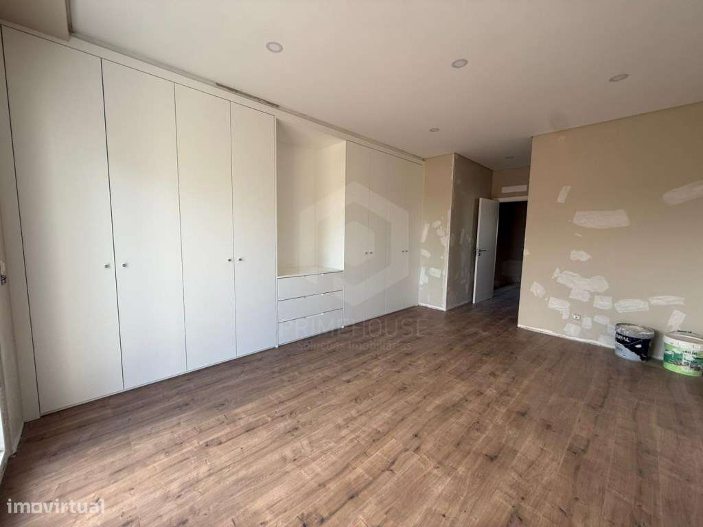 Moradia geminada T3 com 2 suites quarto r/c - Grande imagem: 5/15