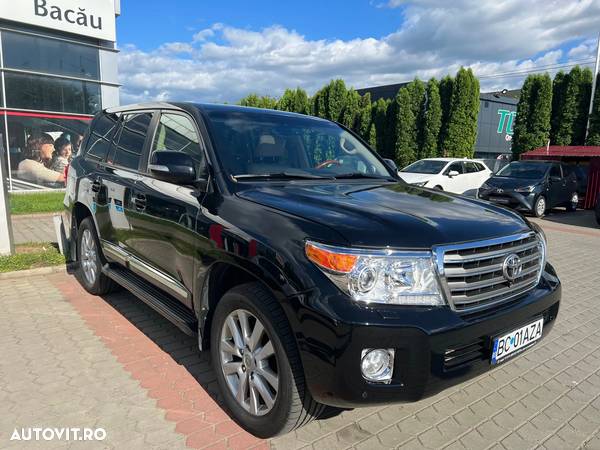 Toyota Land Cruiser 4.5 D-4D V8 Luxury - 2