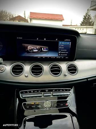 Mercedes-Benz E 220 d T 9G-TRONIC AMG Line - 17