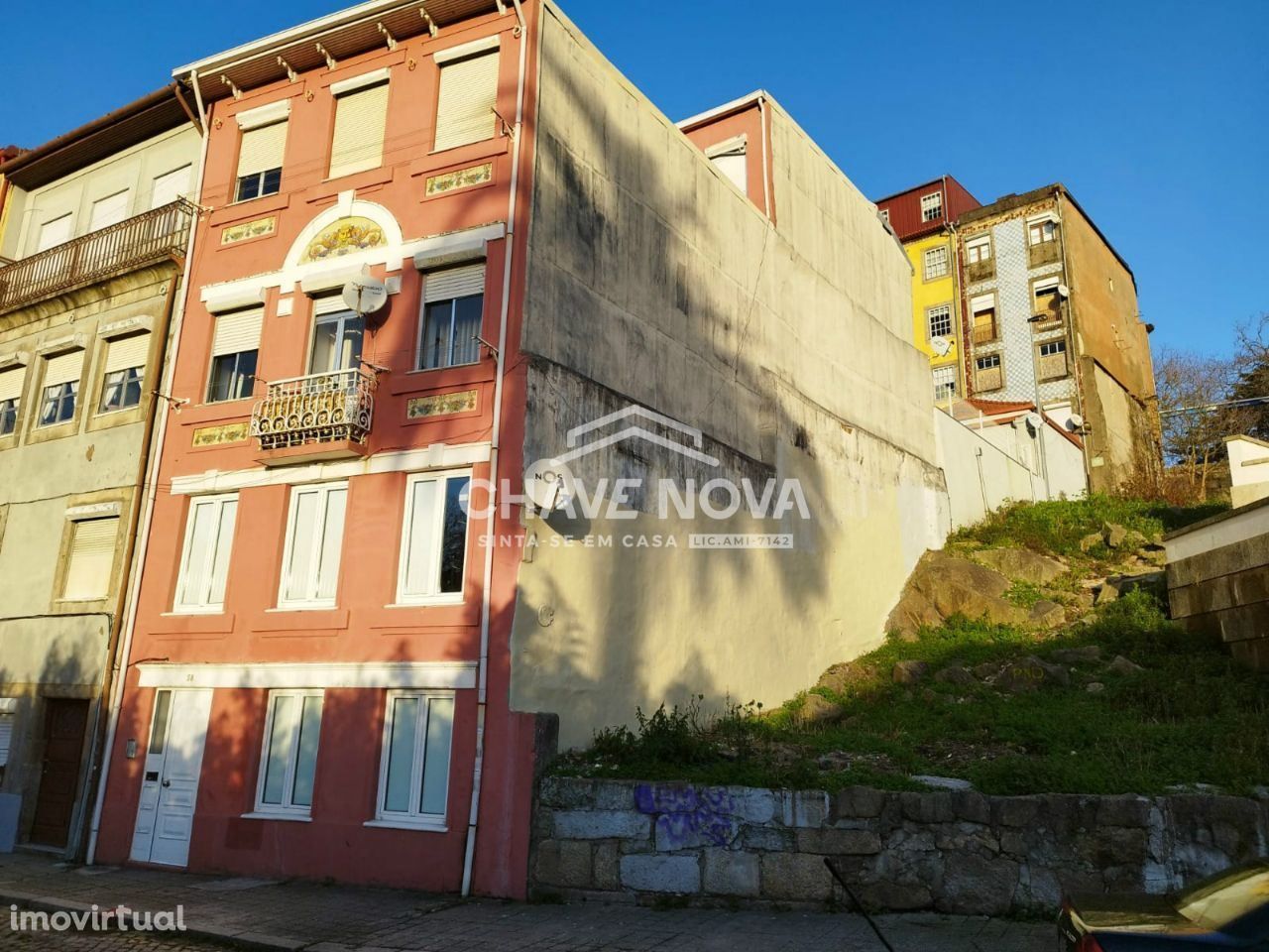 Prédio Habitacional em Zona Histórica do Porto (Virtudes)
