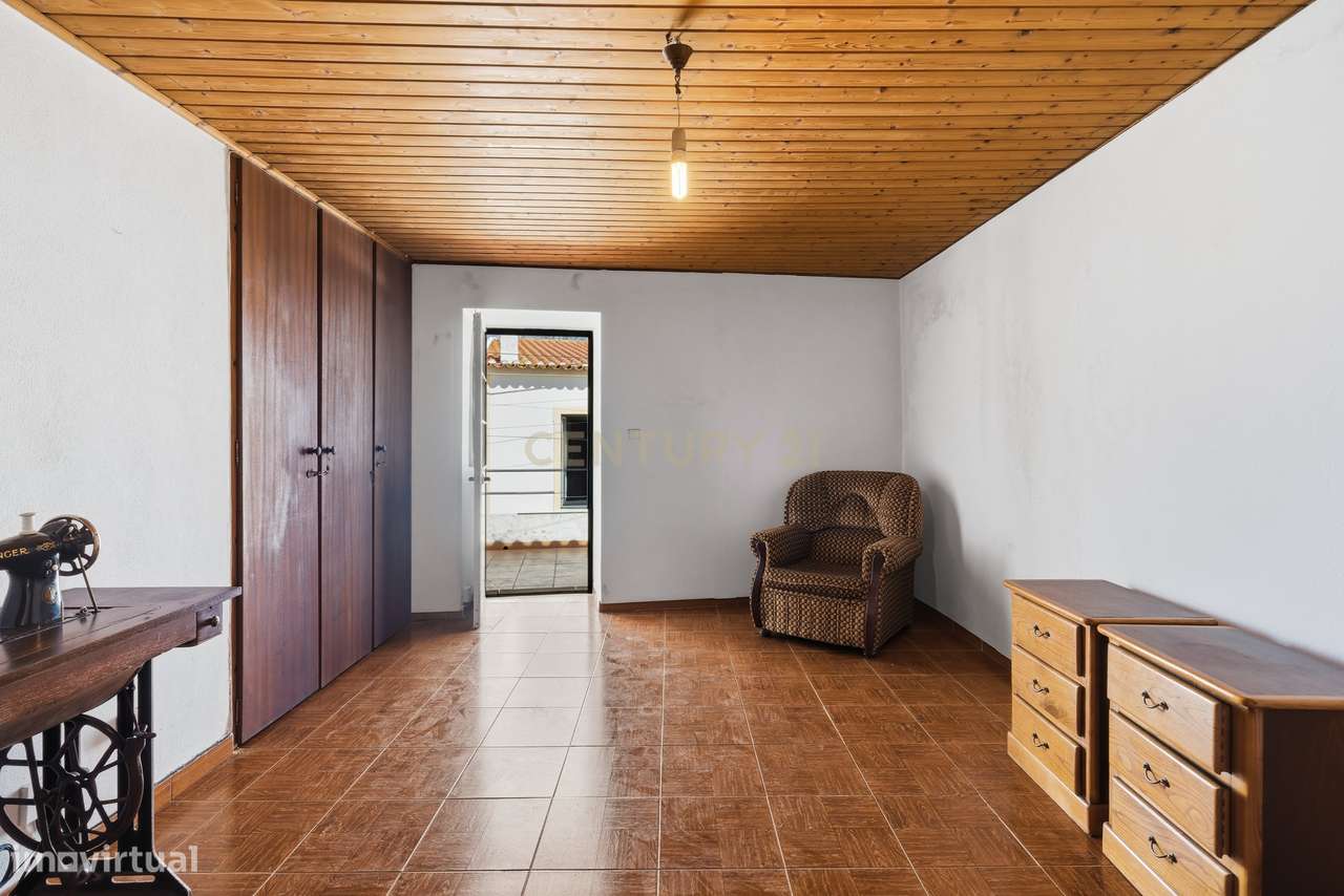 Moradia T1 para Investimento, perto do Sobral de Monte Agraço-13