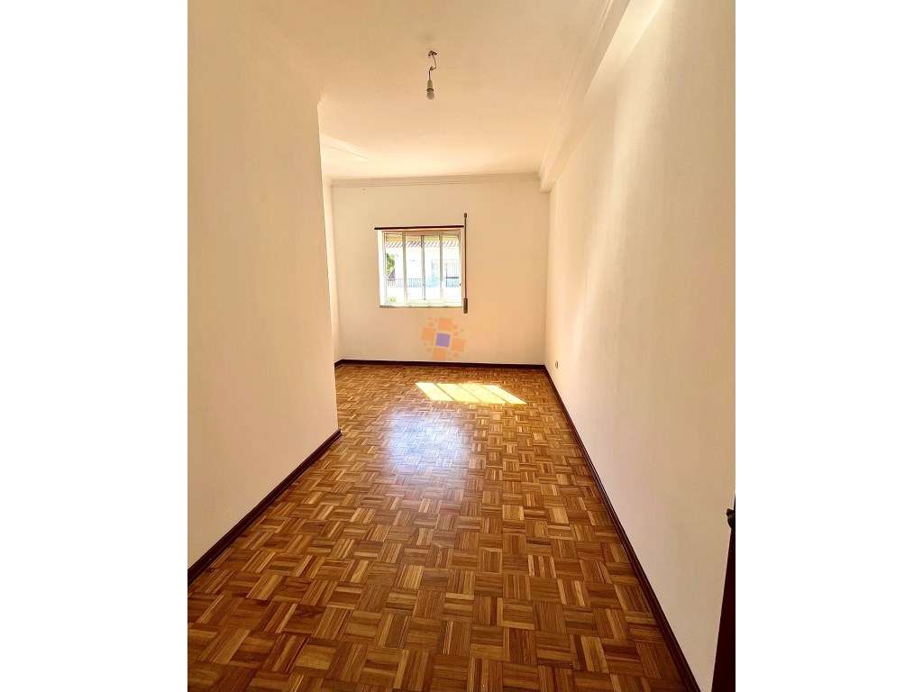 Moradia Geminada T5 em Vale de Milhaços - Corroios-19