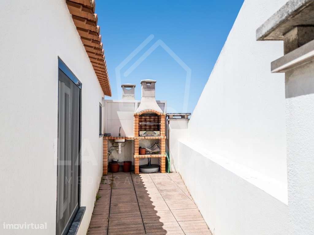Apartamento T3 Duplex, Centro de Turquel-16