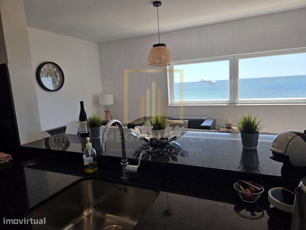 T2 renovado com vista deslumbrante para o areal da Praia da Rocha, ...-7