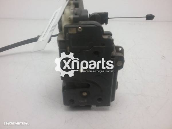 Fecho da porta Frente /Esq  SEAT IBIZA III (6L1) 1.4 TDI | 05.02 - 12.05 - 1