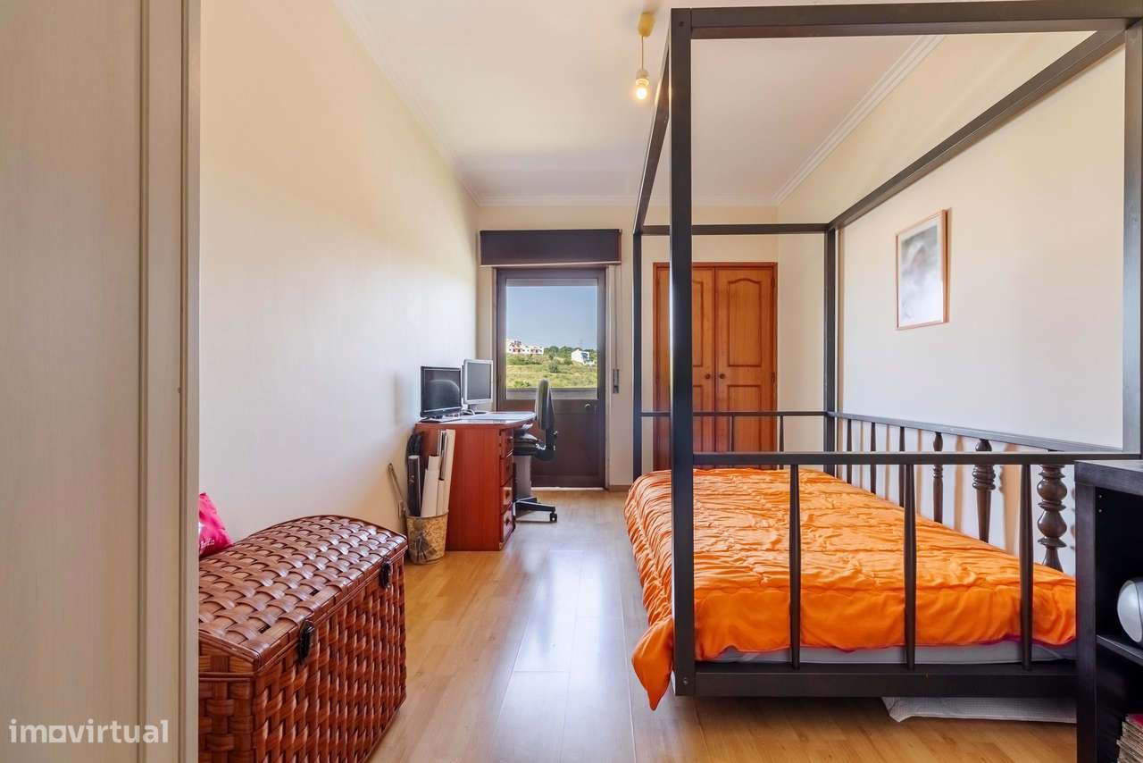 Apartamento T2 c/ Varanda no Casal do Cotão, Sintra-17
