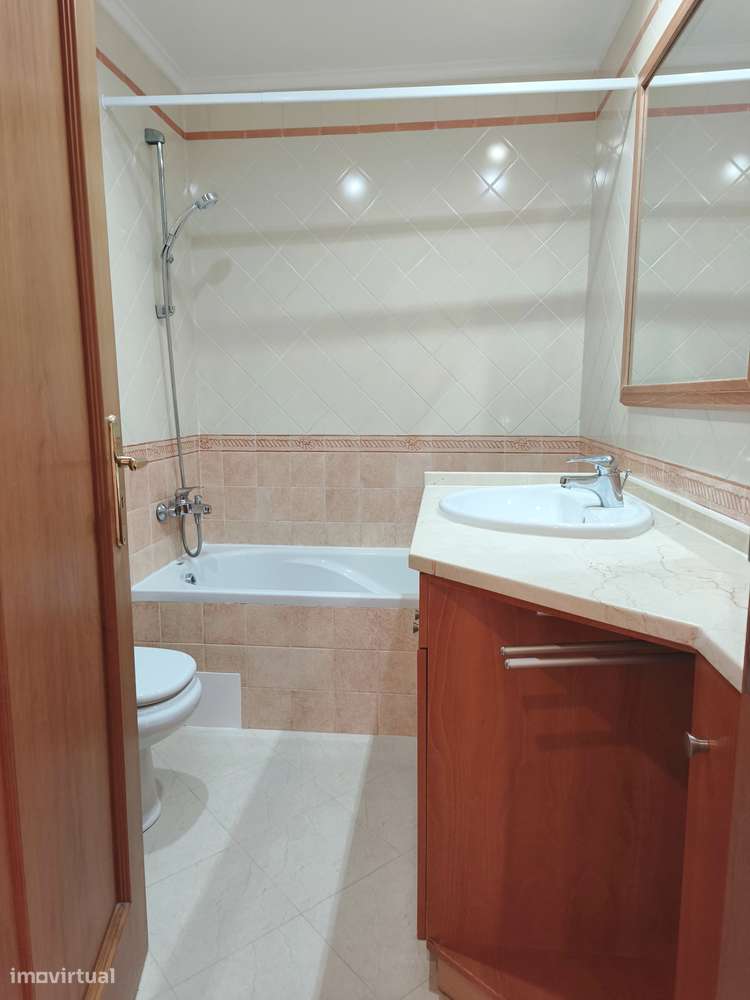 Apartamento T3 Paço de Arcos-22