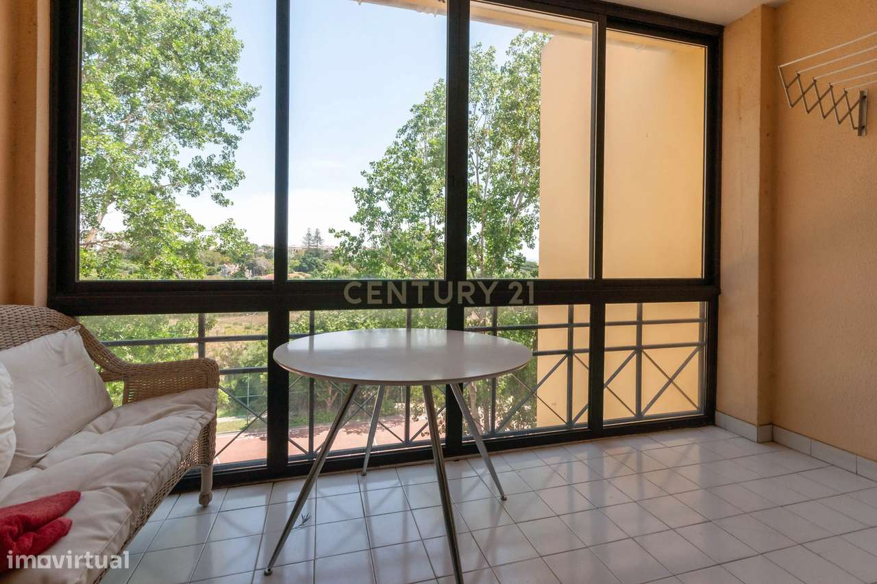 T2+1 Duplex com Garagem em Carcavelos-21