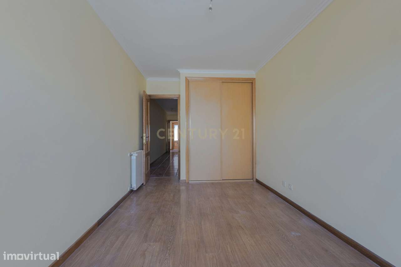 Soberbo Apartamento T2 com Vista Mar Canidelo-18