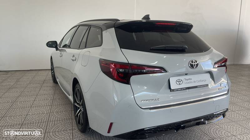 Toyota Corolla Touring Sports 1.8 Hybrid GR-Sport - 2