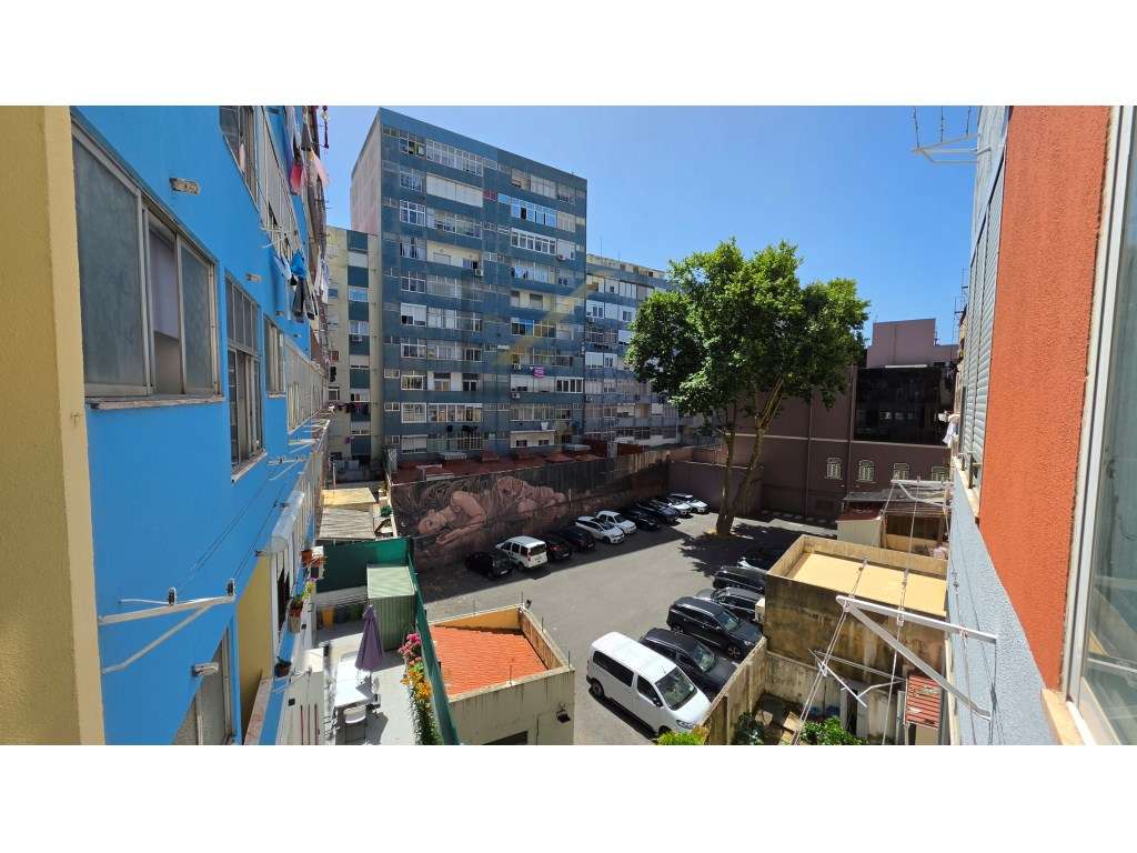 T1 renovado centro Amadora - elevador e a 100mt do comboio-12