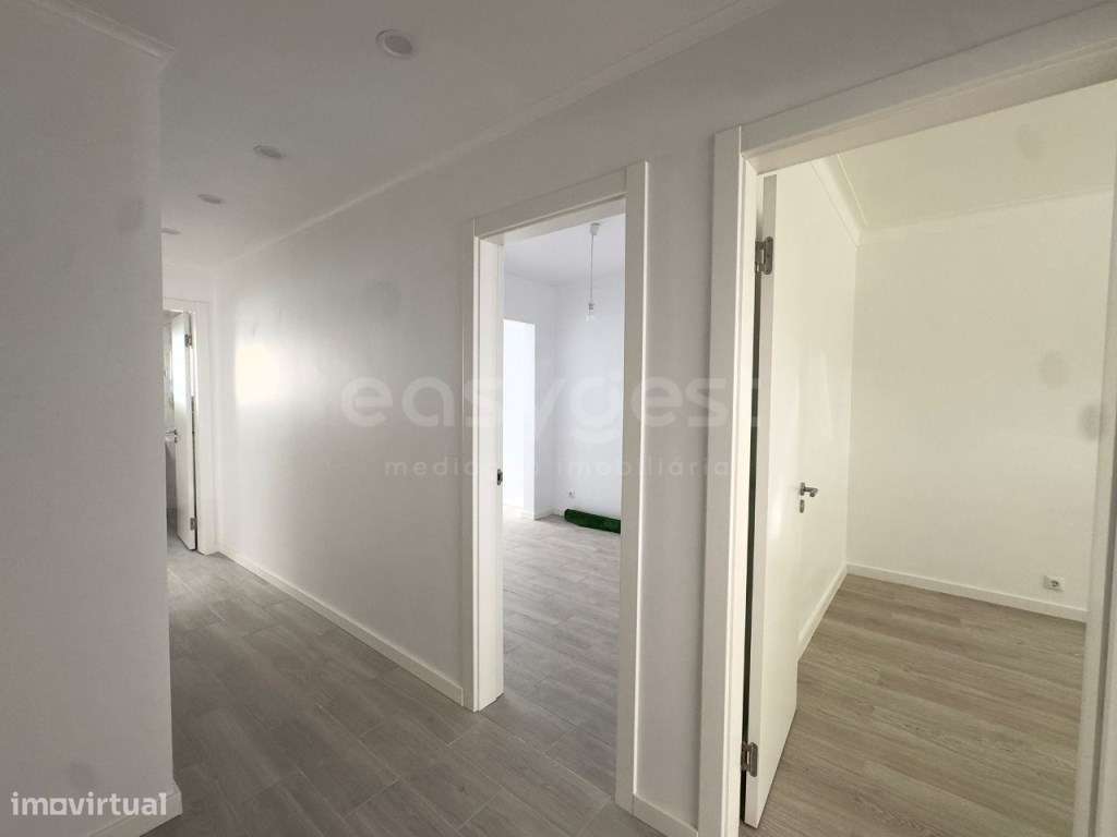 Espetacular Apartamento T3 com logradouro em Amora-4