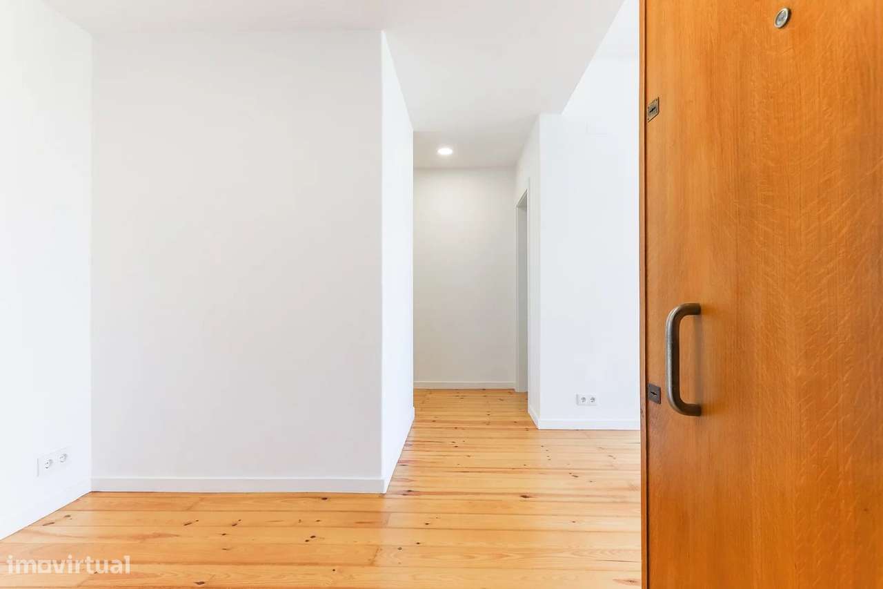 Apartamento T2 Remodelado em Alvalade - Grande imagem: 5/14