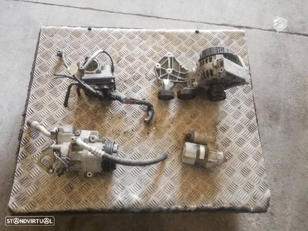 Mercedes A160 (A166) - admissão, alternador, compressor ac, motor arranque. - 1