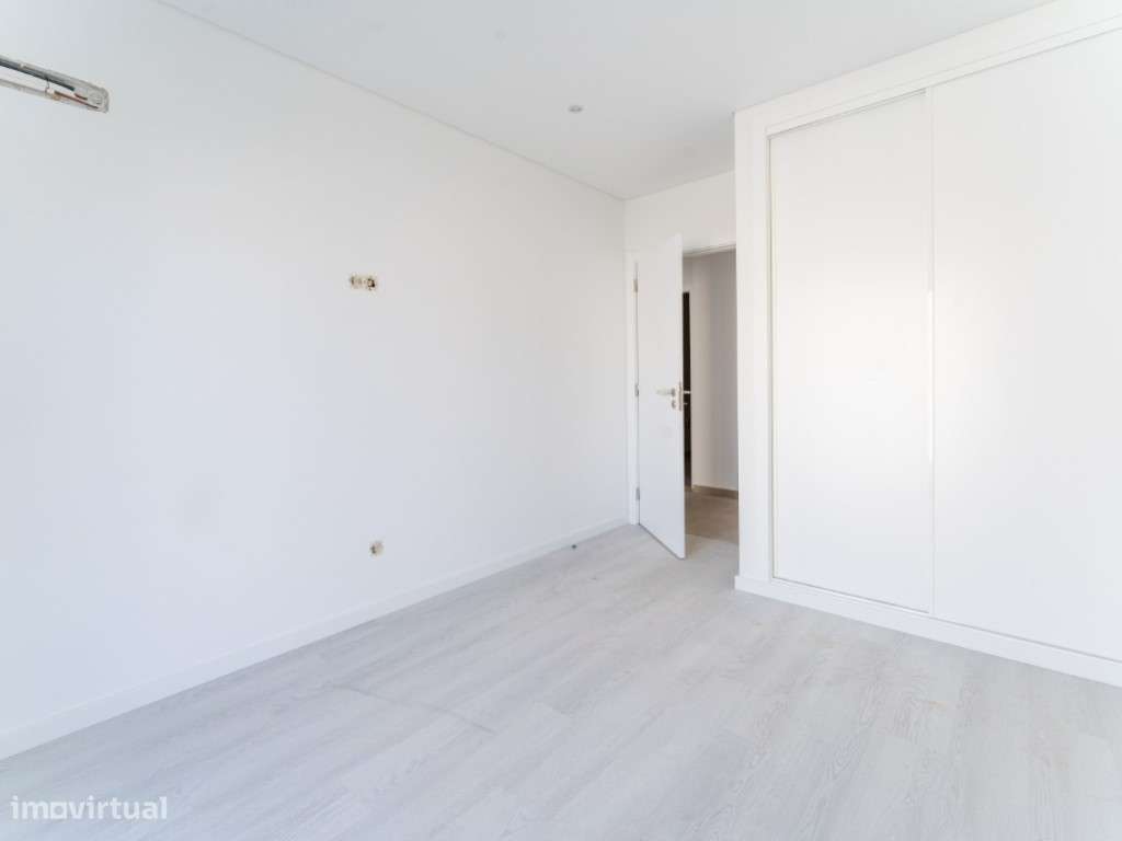 Apartamento T3 junto ao mercado- 200 mts da praia-17