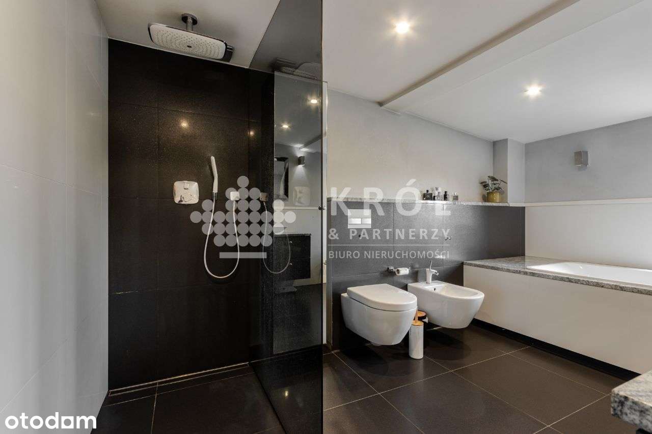 Nietuzinkowe mieszkanie w sercu miasta!-18
