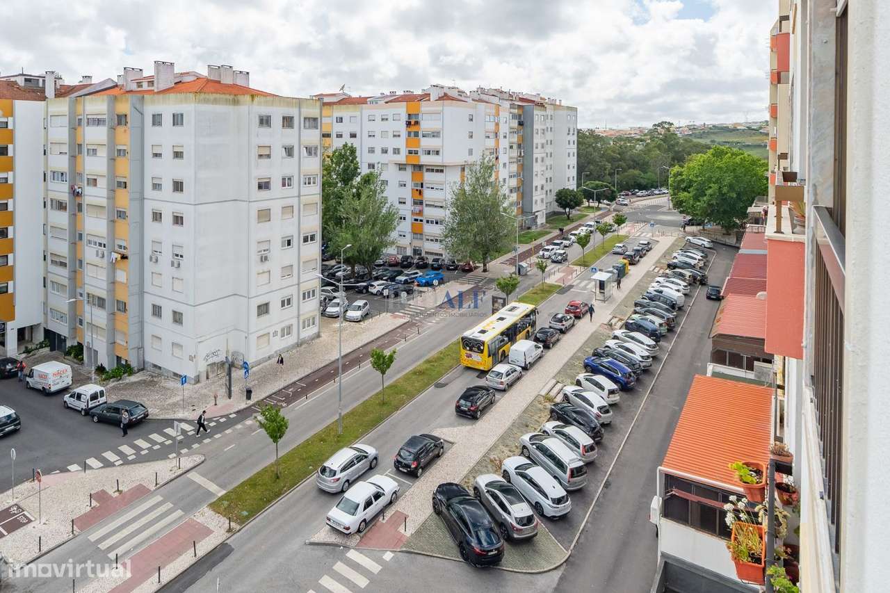 Apartamento T3 em Massamá, junto ao Shopping Center-28