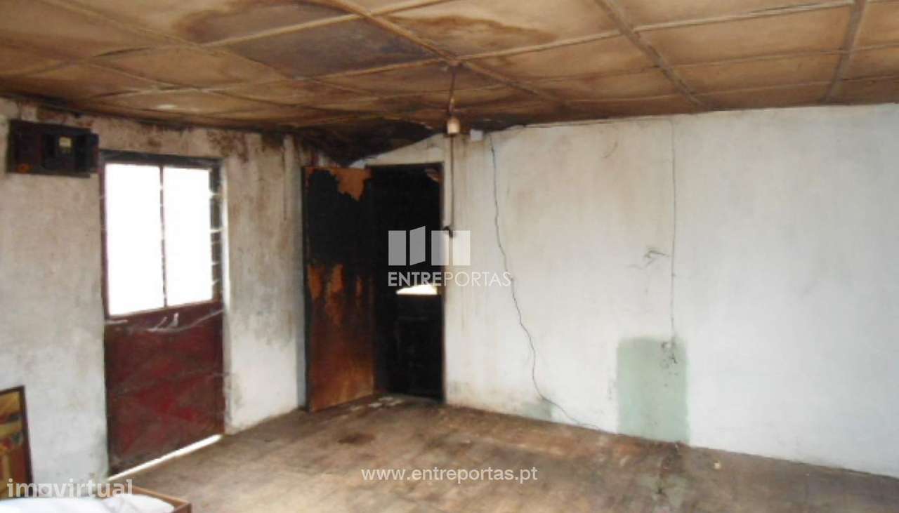 Venda Moradia V2 para restauro, Paredes de Viadores, Marco de Canavese - Grande imagem: 5/9