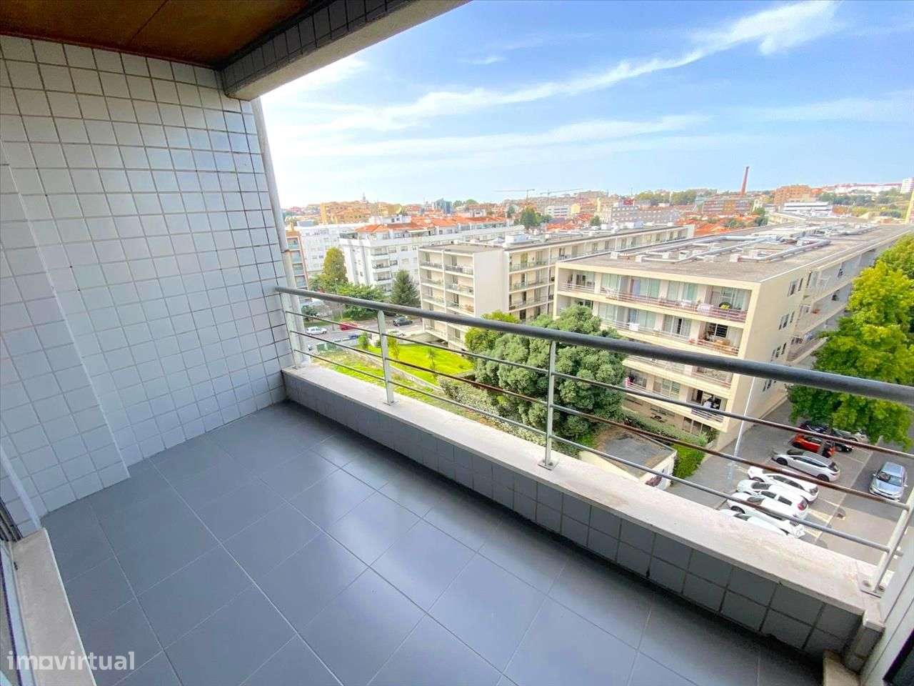 Apartamento T2 com Varanda e Parqueamento – Vila Nova de Gaia - Grande imagem: 4/27