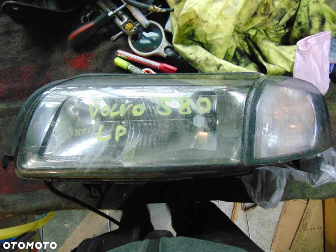 Lampy przód Volvo S80 prawy przód 150 zł lewy przód 50 zl - 5