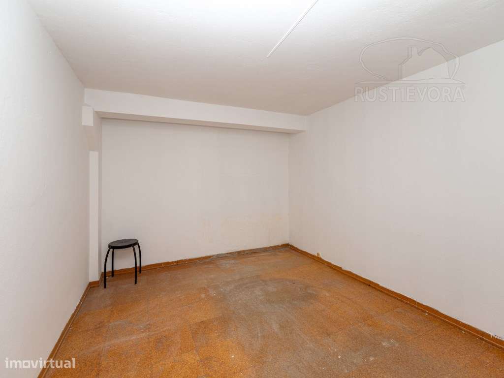 Armazém com 3 pisos - quinta - Montemor-o-Novo-25