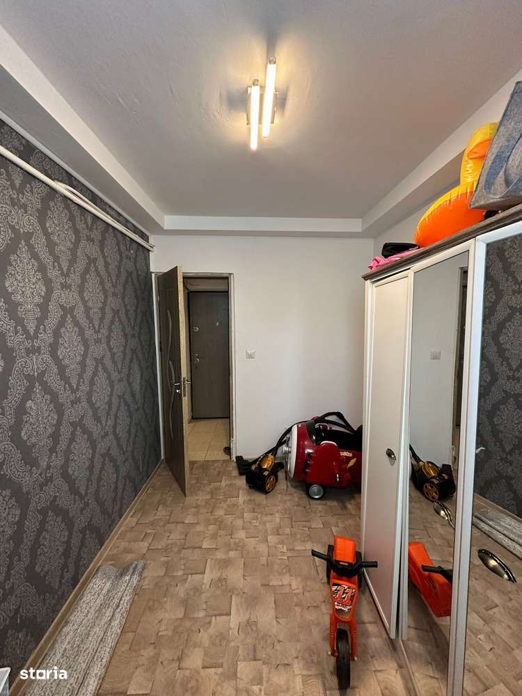 De vanzare 3 camere, etaj 3 , mobilat, 35000 e - Imagine principală: 3/11