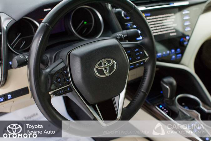 Toyota Camry - 5