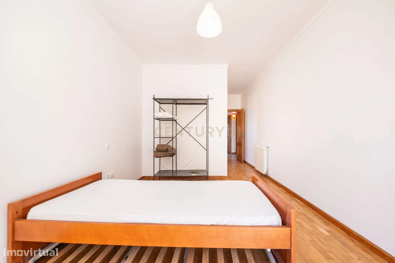 APARTAMENTO T3 COM GARAGEM E SÓTÃO | BUARCOS-17