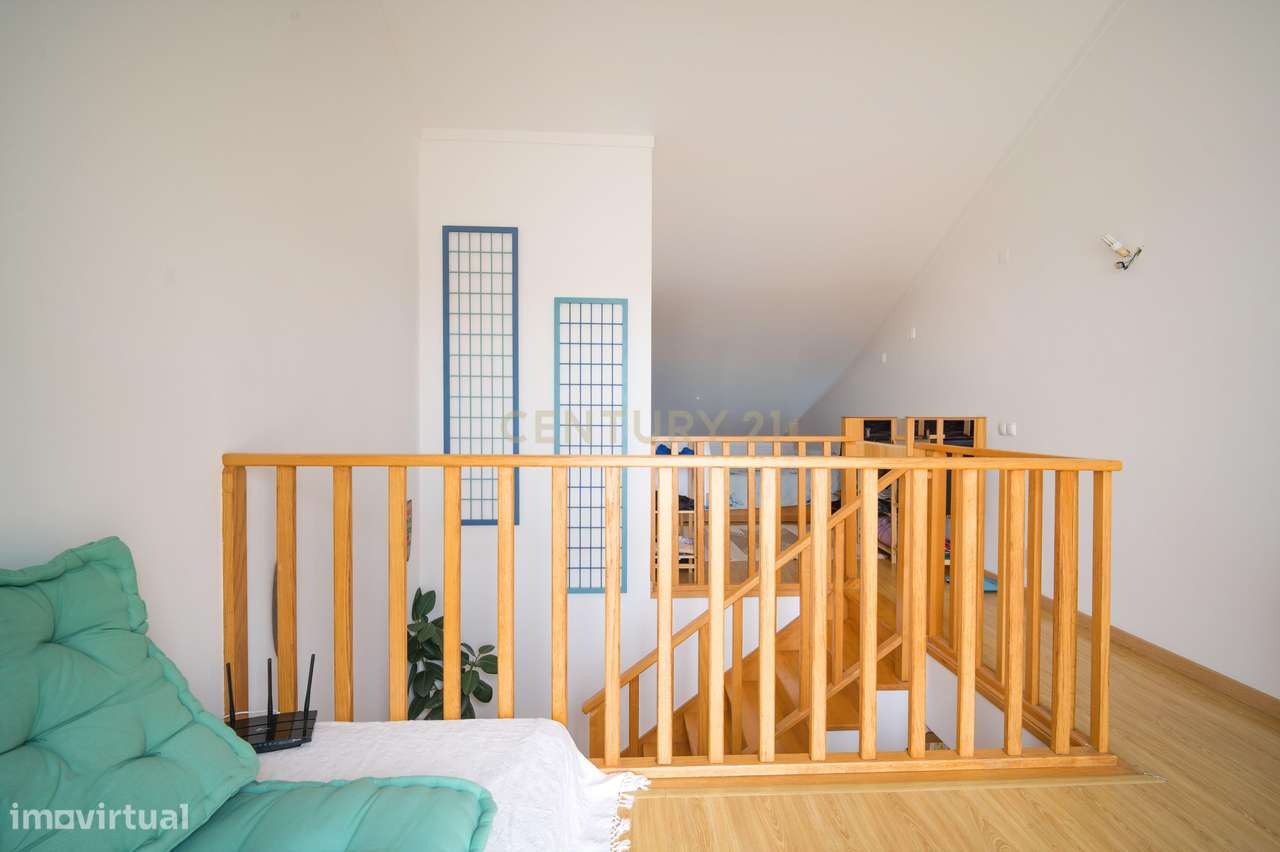 Onde o Mar é Vizinho: Moradia T2+1 com Vista Panorâmica-16