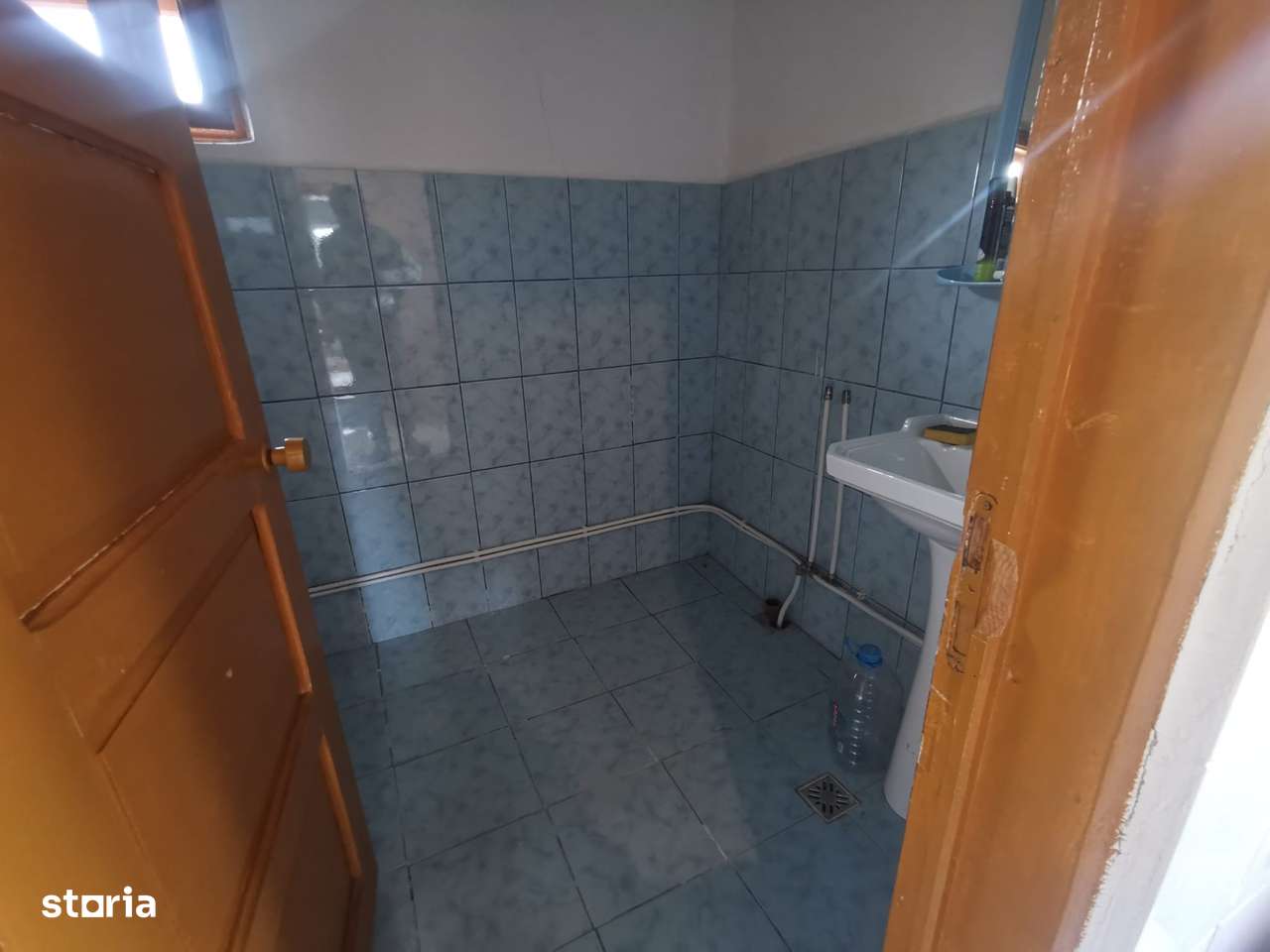 Casa batraneasca Aninoasa/ Arges, teren 1.200 mp-13