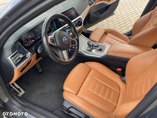 BMW Seria 3 320i Touring M Sport - 10