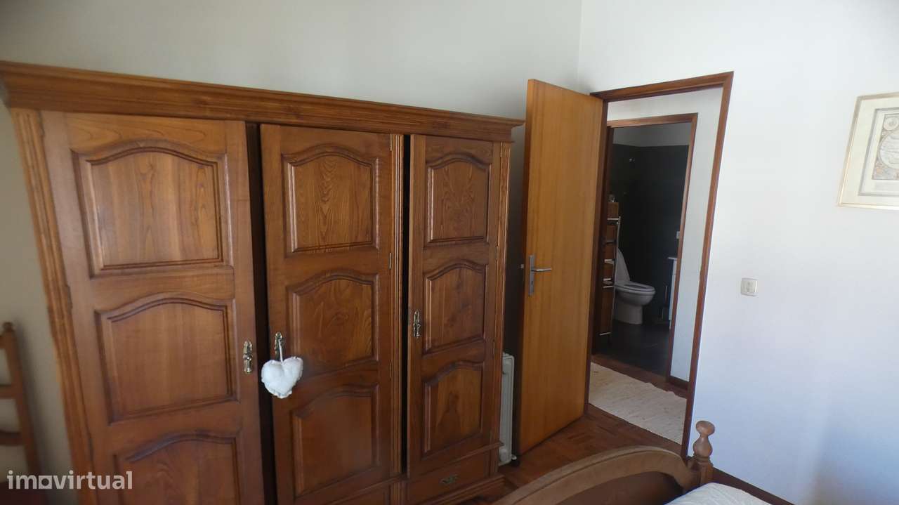 Moradia T5 Vila Nova da Telha-6