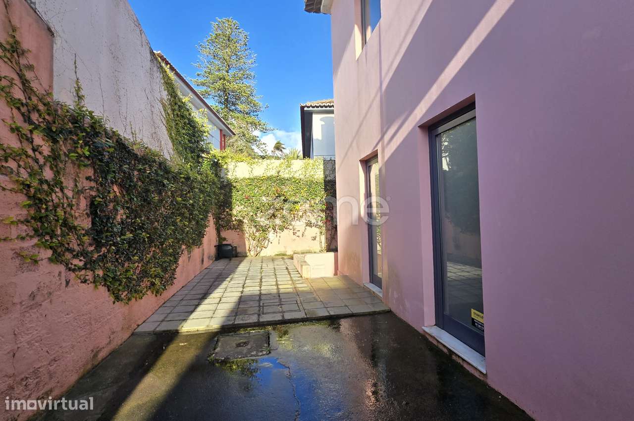 Moradia T8 - Bairro da Vitória - Grande imagem: 5/21