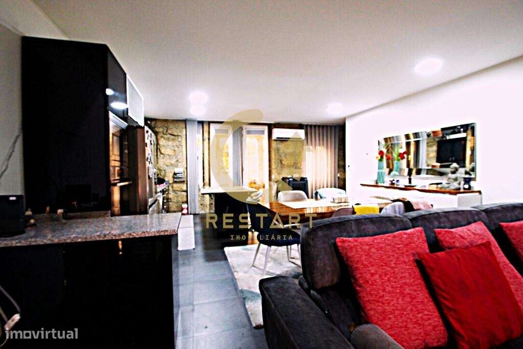 Moradia T3 Renovada com Jardim em Campanhã – Porto-4