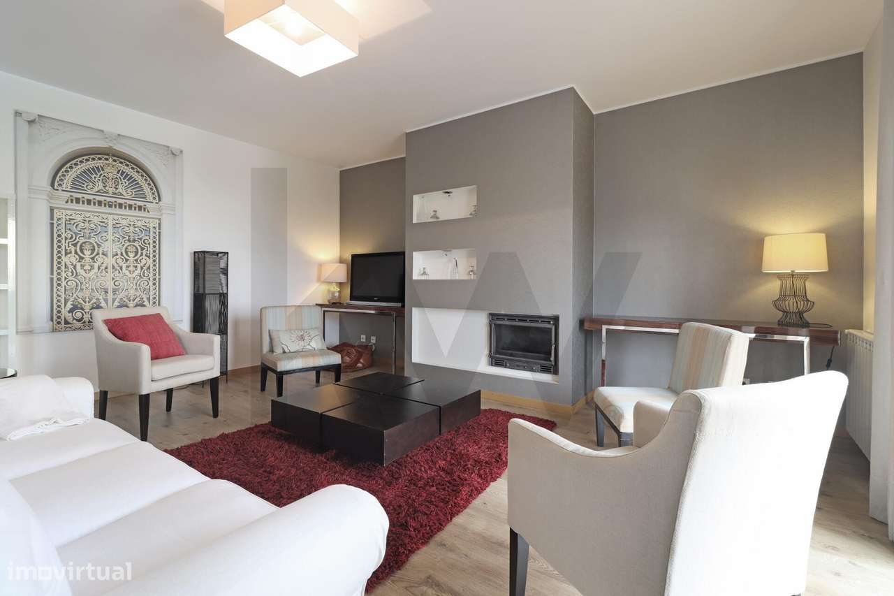 T4 em Condomínio Fechado com Piscinas e  2 Lugares de Estacionamento - Grande imagem: 3/30