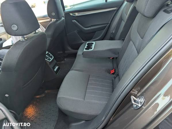 Skoda Octavia 2.0 TDI DSG Style - 15