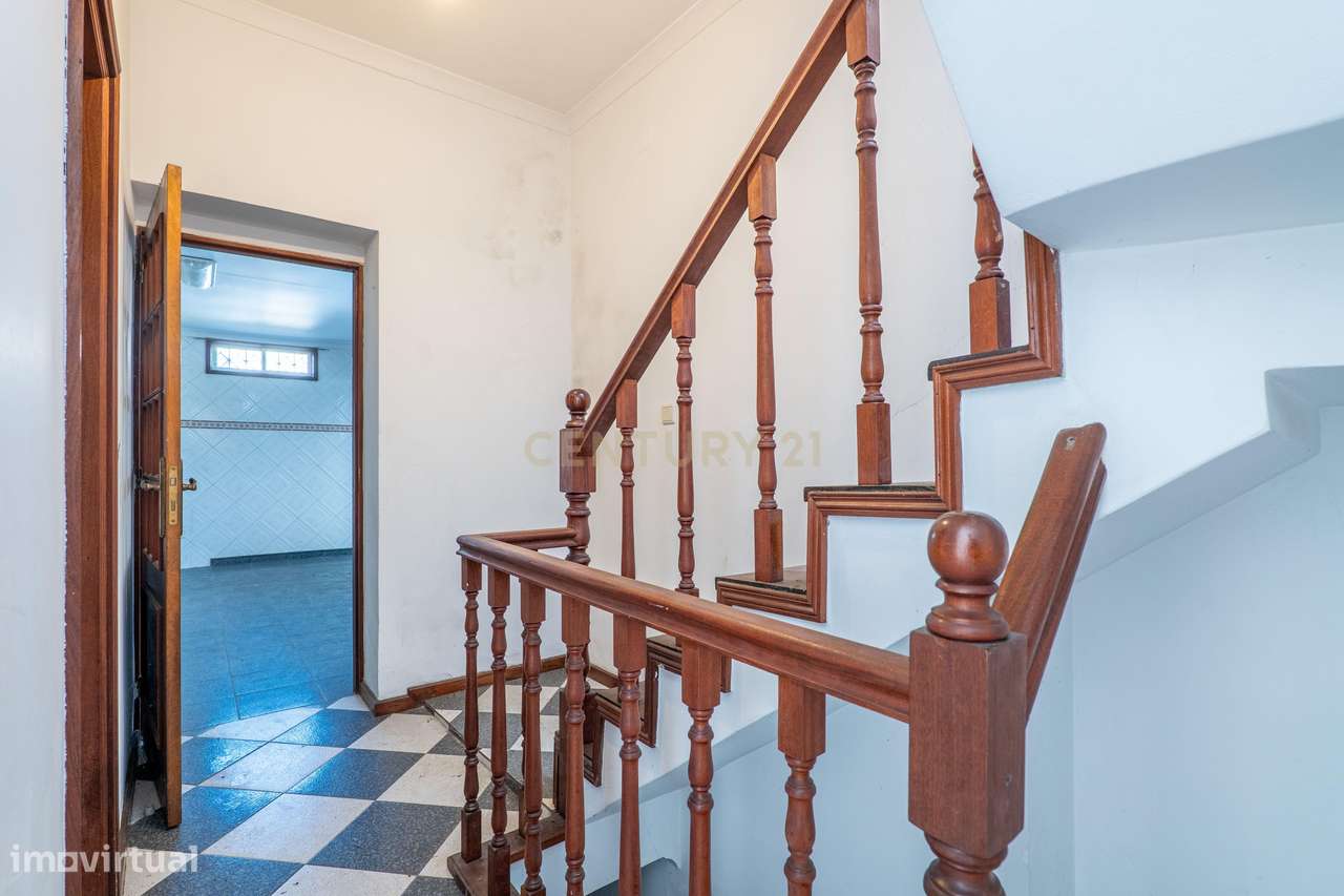 Moradia de 3 Frentes com Terraços e Vista Desafogada – Porto - Grande imagem: 5/40