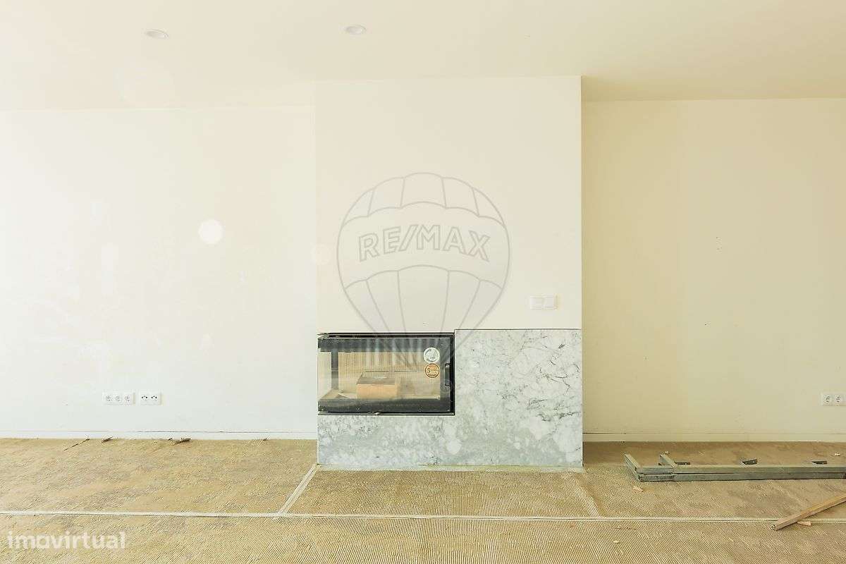 Moradia T4 para venda-5