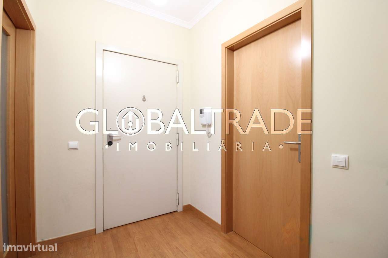 Apartamento T2 com Terraço em Baguim do Monte-22