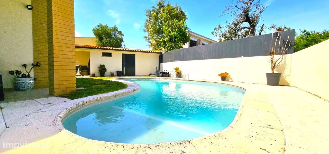 Moderna Moradia T4 com Piscina em Aldreu, Barcelos-8