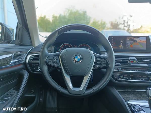 BMW Seria 5 530i xDrive Aut. Luxury Line - 31