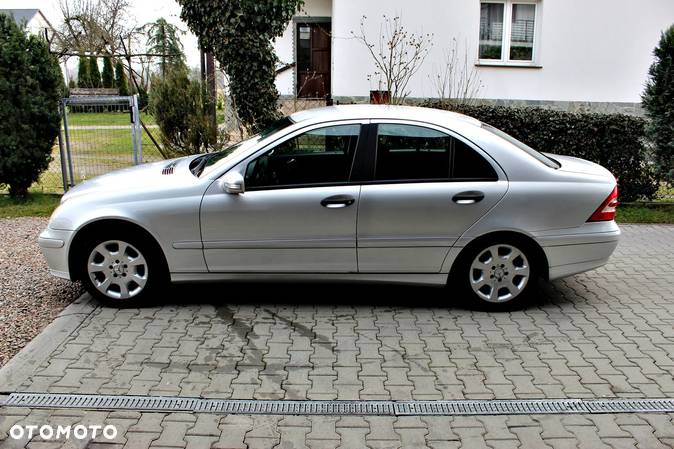 Mercedes-Benz Klasa C 180 Kompressor Classic - 3