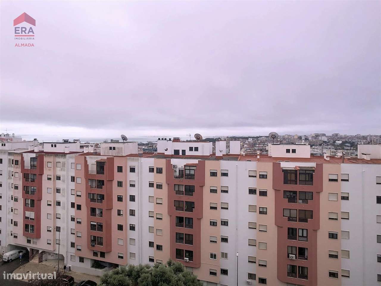 Apartamento T3 com 2 casas de banho e vista-20