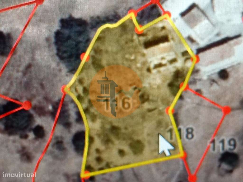 DUAS MORADIAS ISOLADAS - NUM TERRENO DE 1.823 M² - UMA PRONTA A HAB... - Grande imagem: 2/60