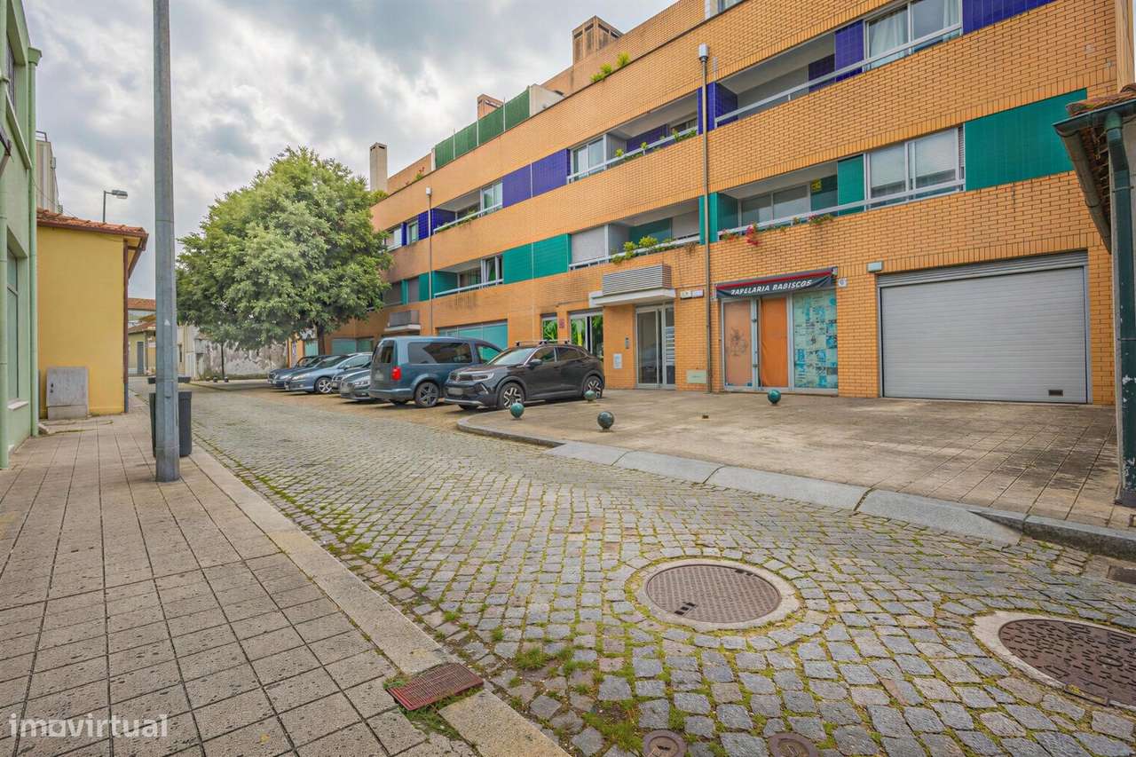 Apartamento T2 Renovado | Centro da Senhora da Hora | Terraço,...-26